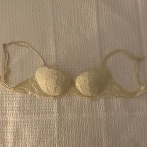 Victoria’s Secret pink Lacy push-up bra